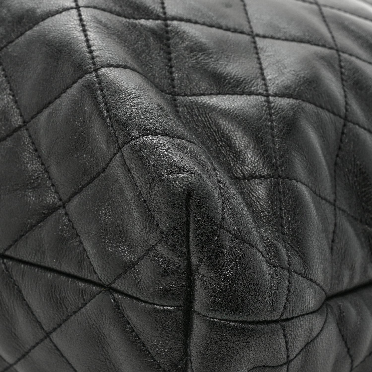 Saint Laurent Lambskin Quilted Maxi Icare Shopping Tote Black 16 of 18