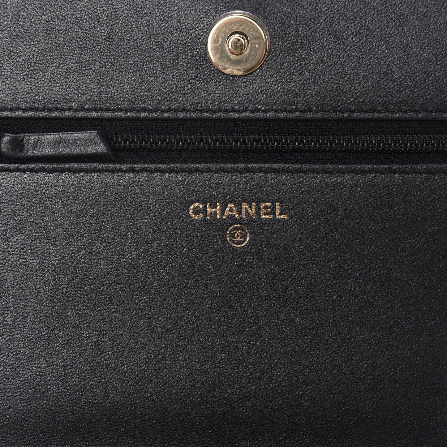 Iridescent Lambskin Quilted Pearl Wallet On Chain WOC Black
