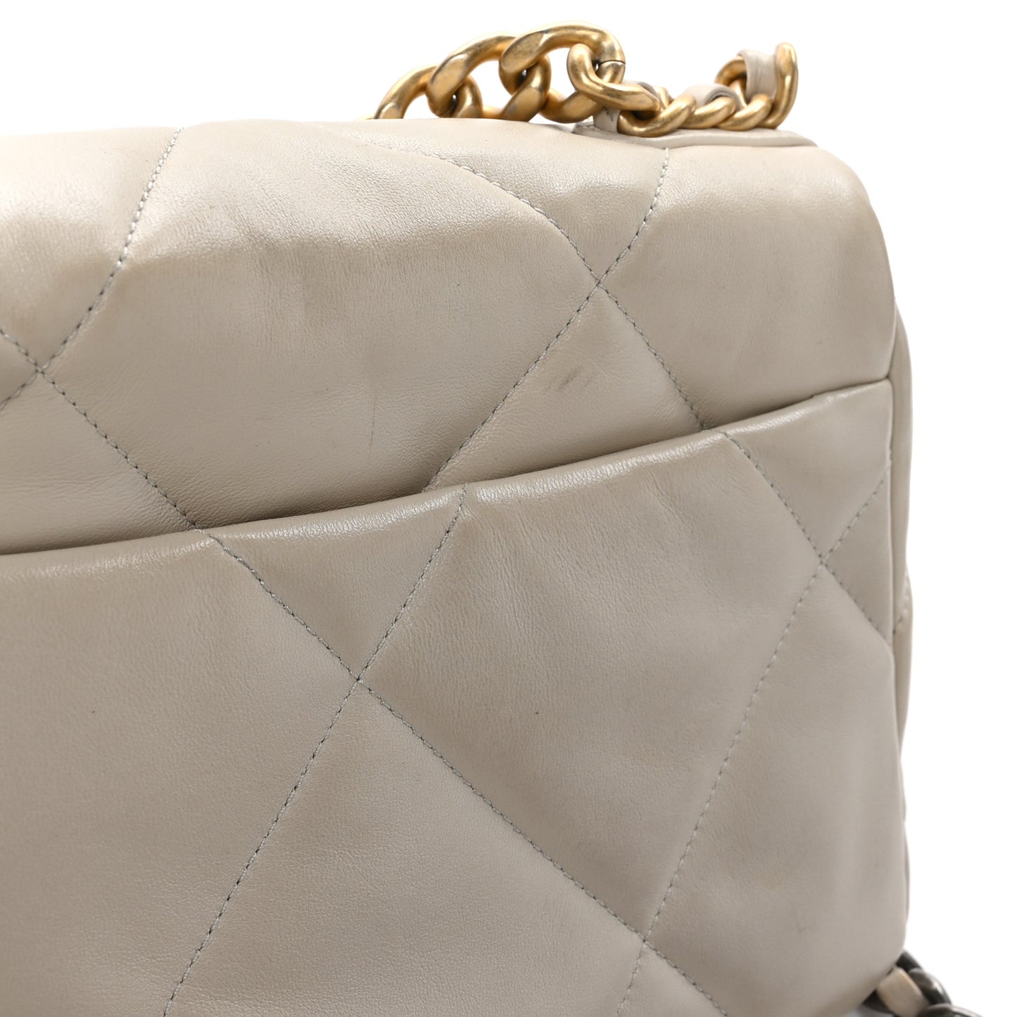 Goatskin Quilted Medium Chanel 19 Flap White