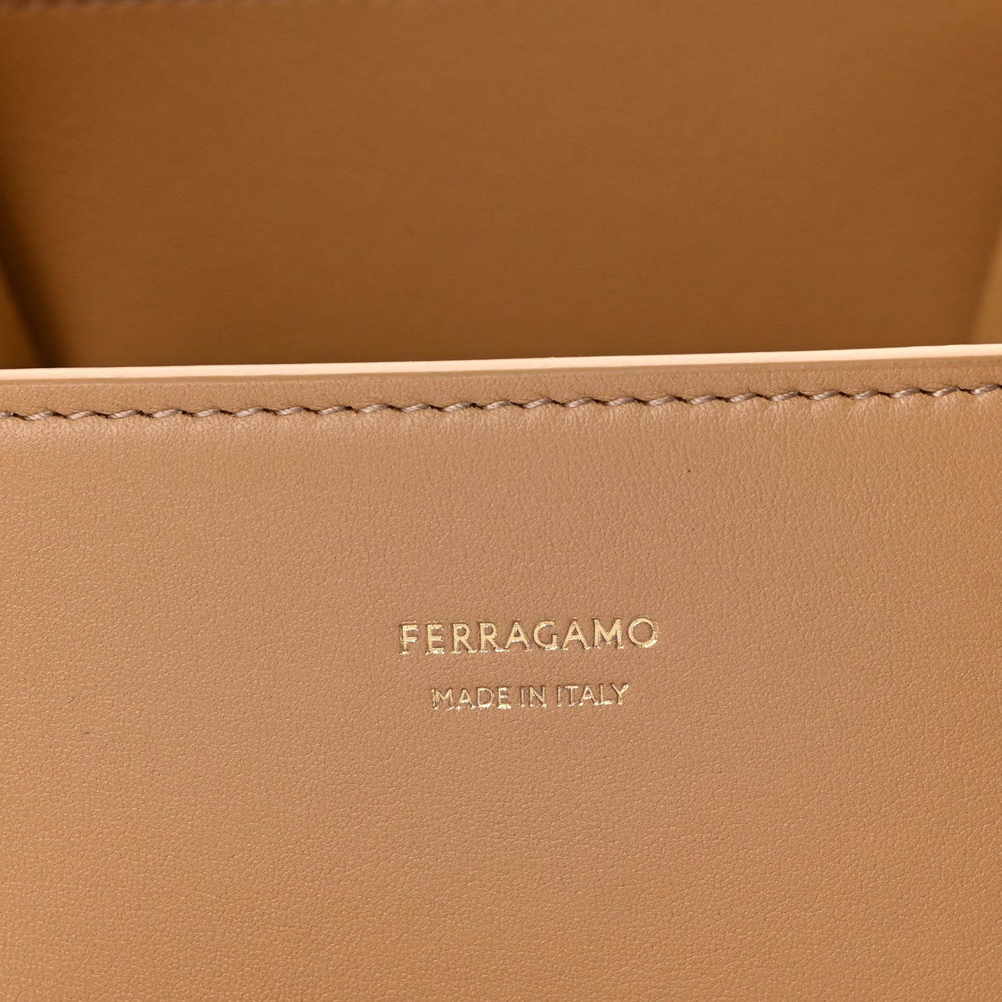 Natural Grain Calfskin Small Hug Bag Light Caramel