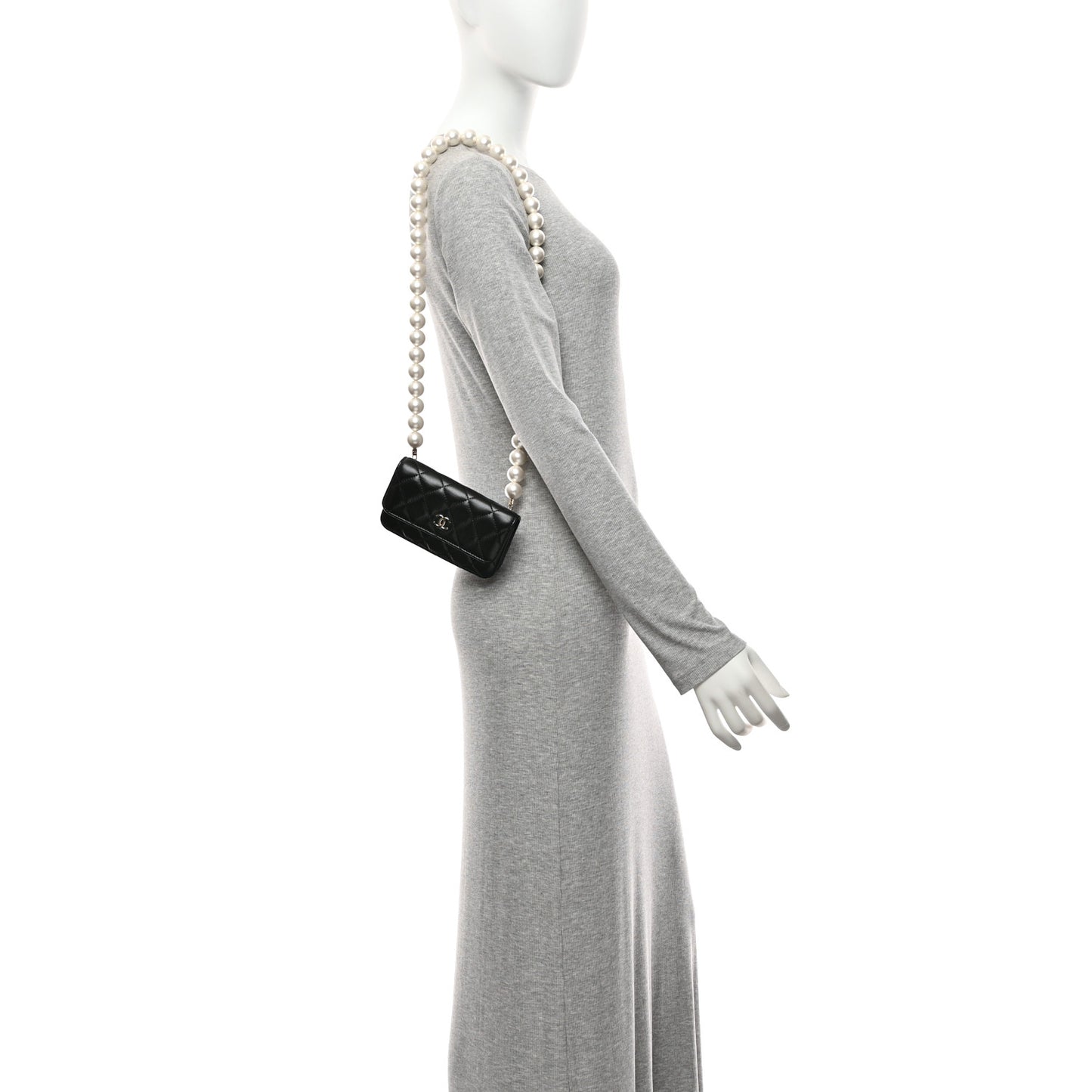 Calfskin Quilted Maxi Pearls Clutch With Chain Black