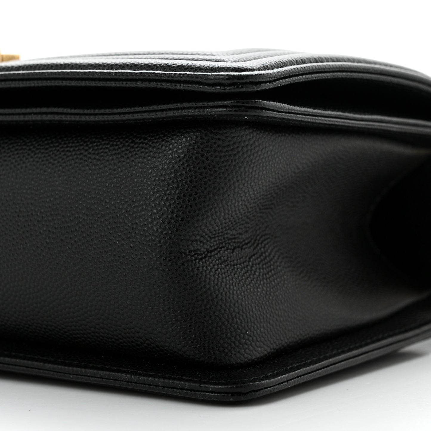 Caviar Quilted Medium Boy Flap Black
