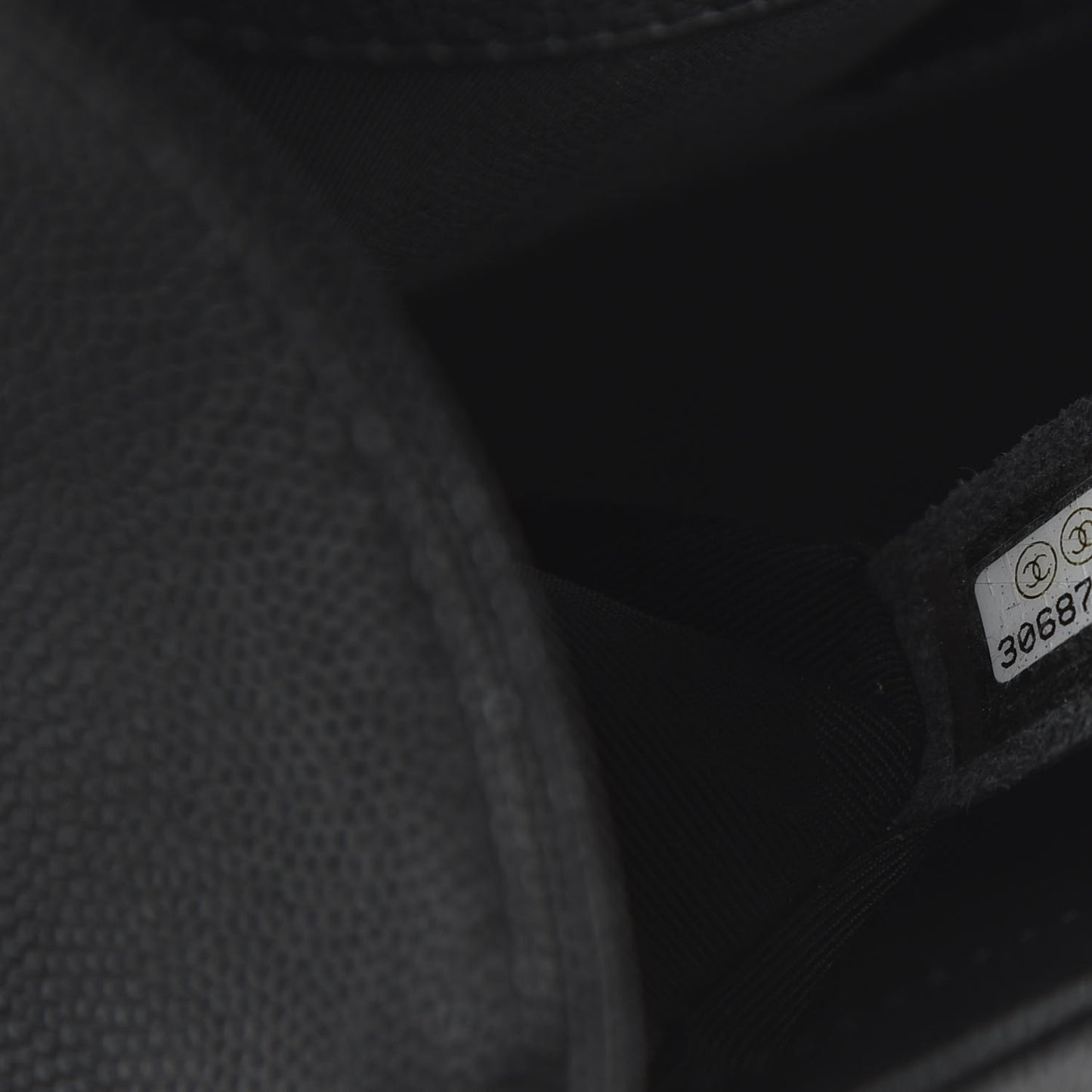 Caviar Quilted Medium Boy Flap Black