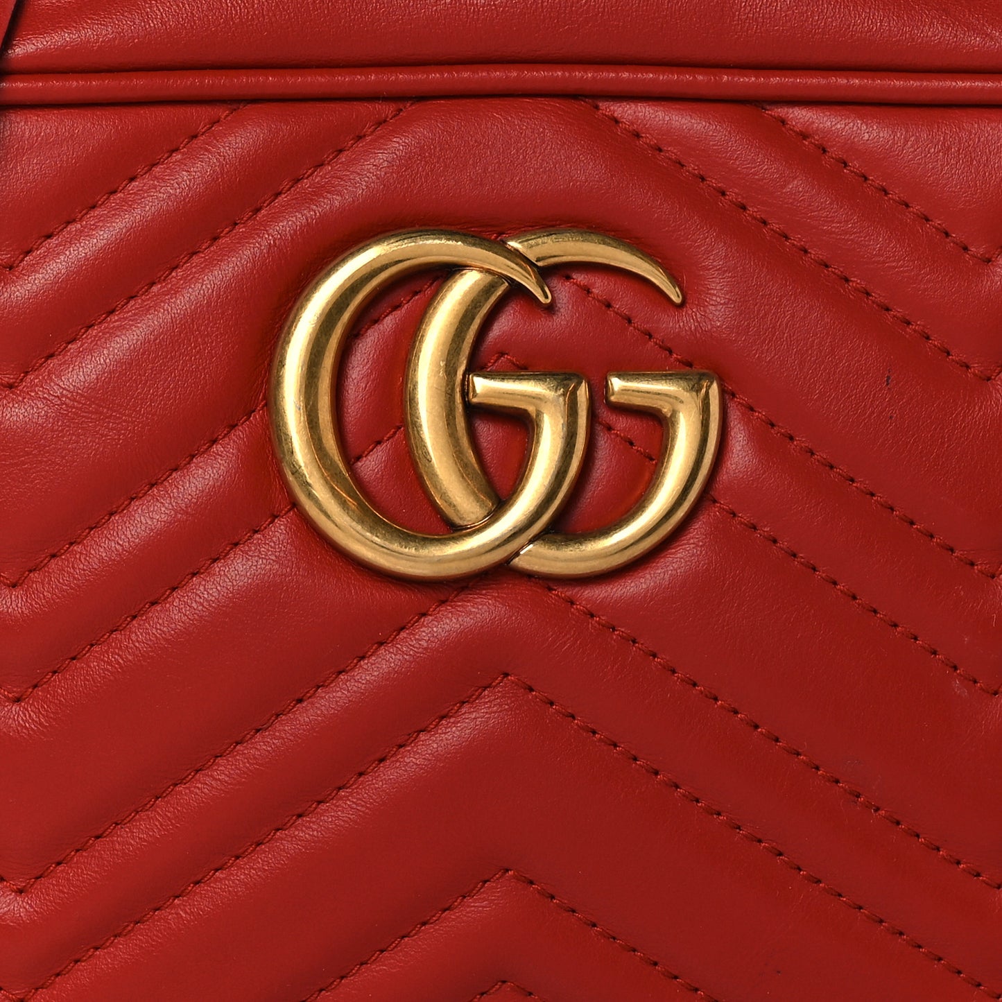 Calfskin Matelasse Small GG Marmont Chain Shoulder Bag Hibiscus Red