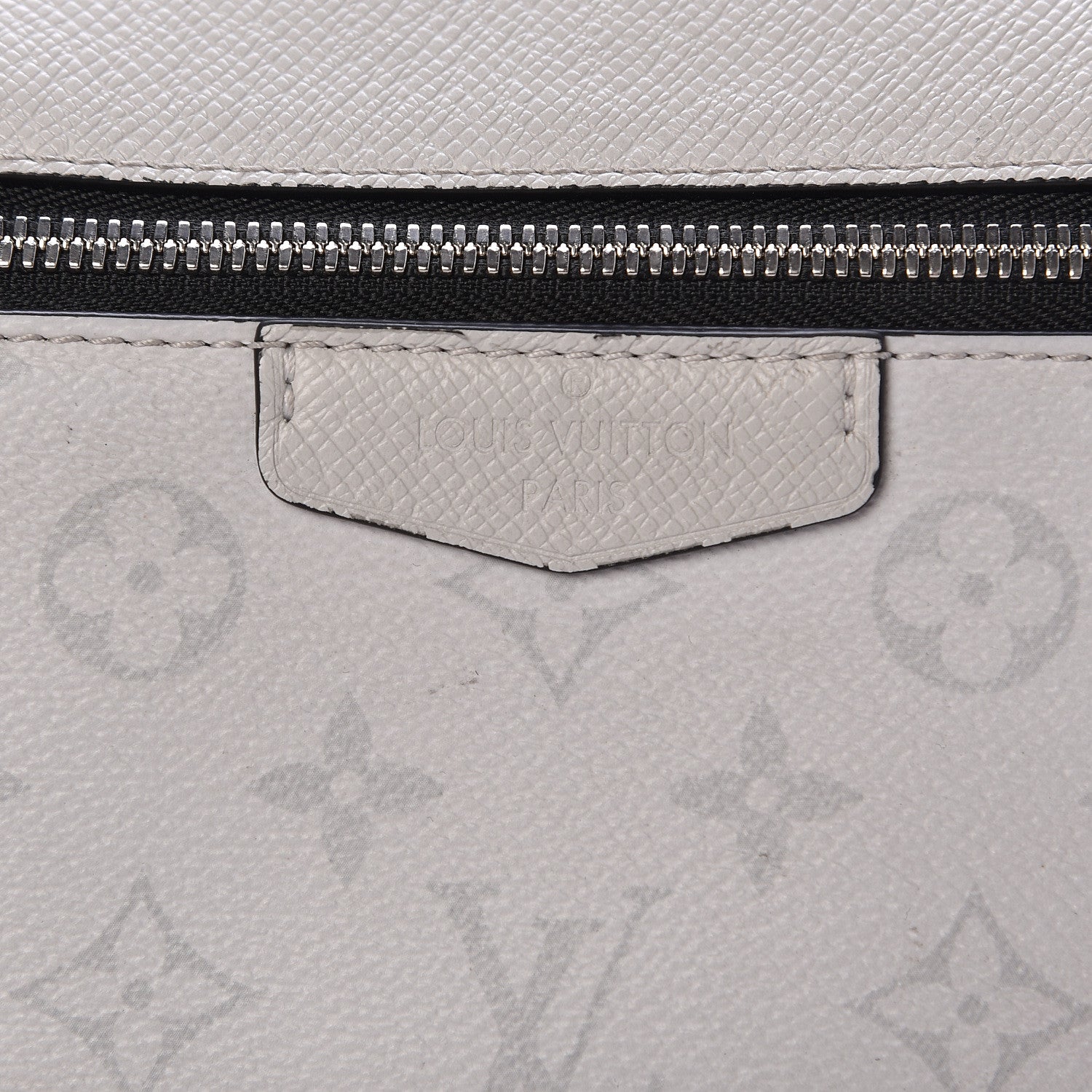 Louis Vuitton Taiga Monogram Outdoor Messenger White 14 of 14