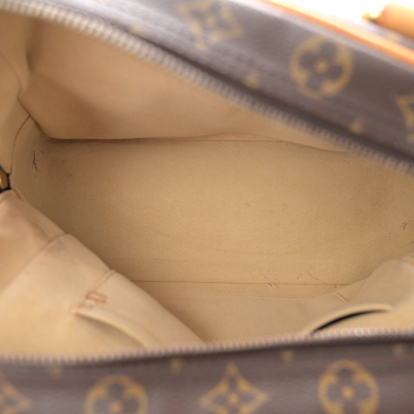 Monogram Manhattan PM