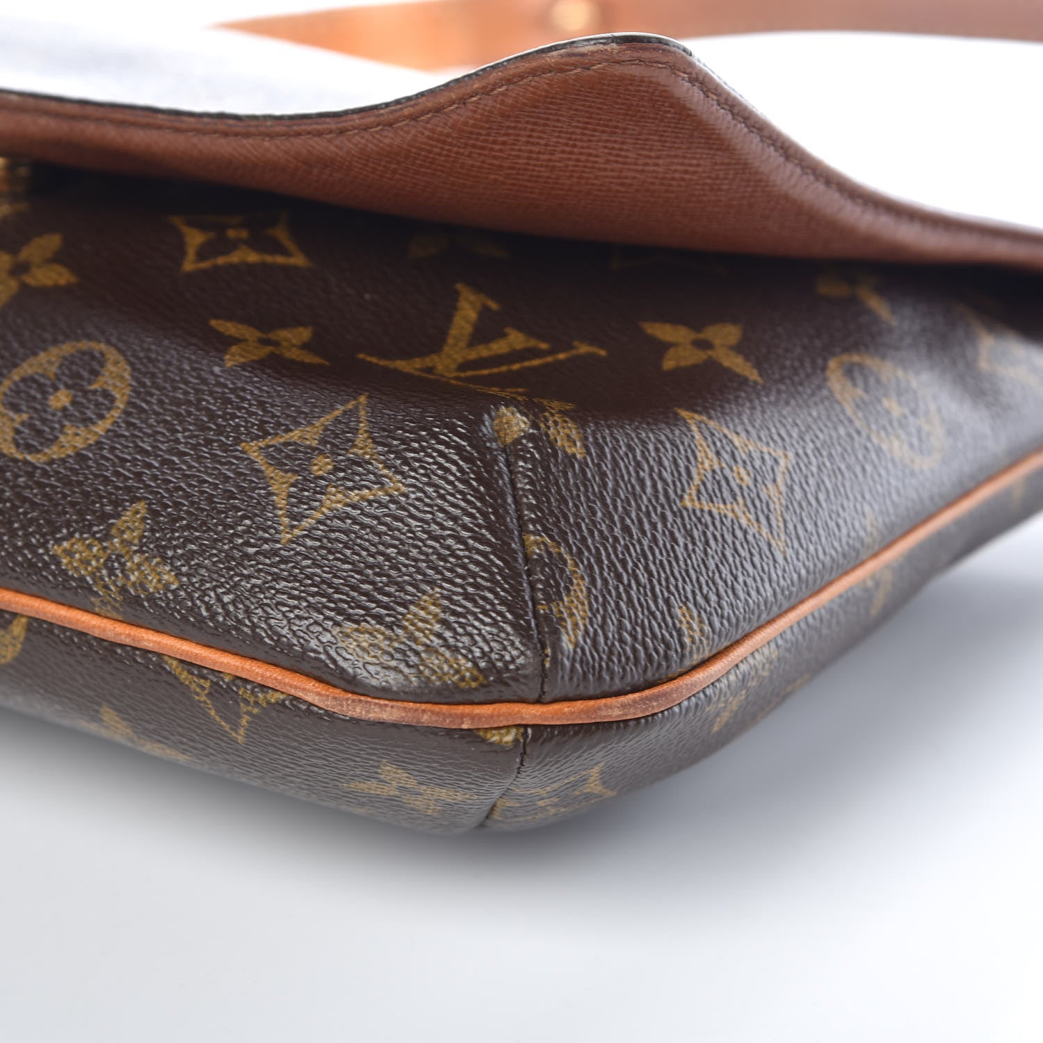 Louis Vuitton Monogram Musette Tango 16 of 18