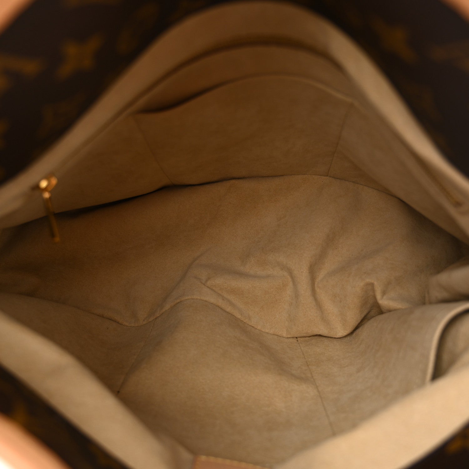 Louis Vuitton Monogram Artsy MM 4 of 10
