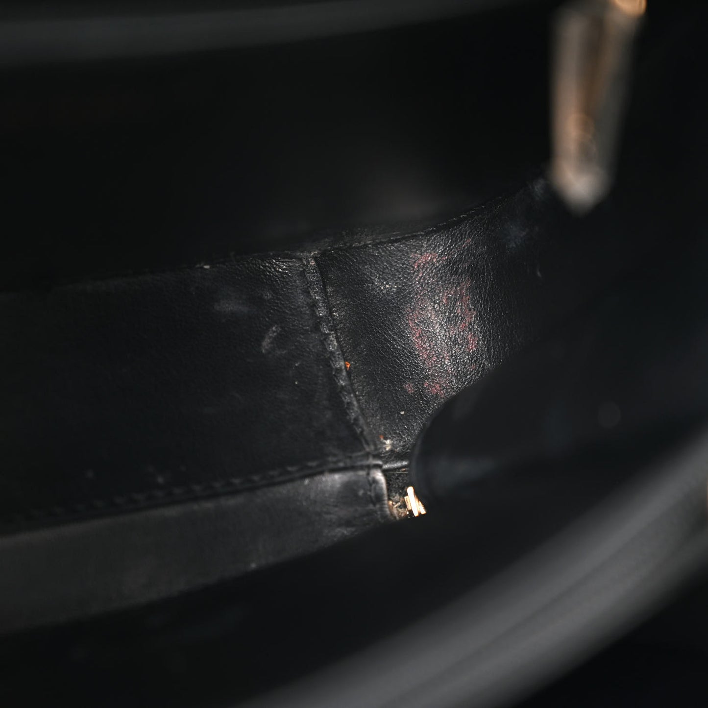 Caviar Quilted Medium CC Filigree Vanity Case Black