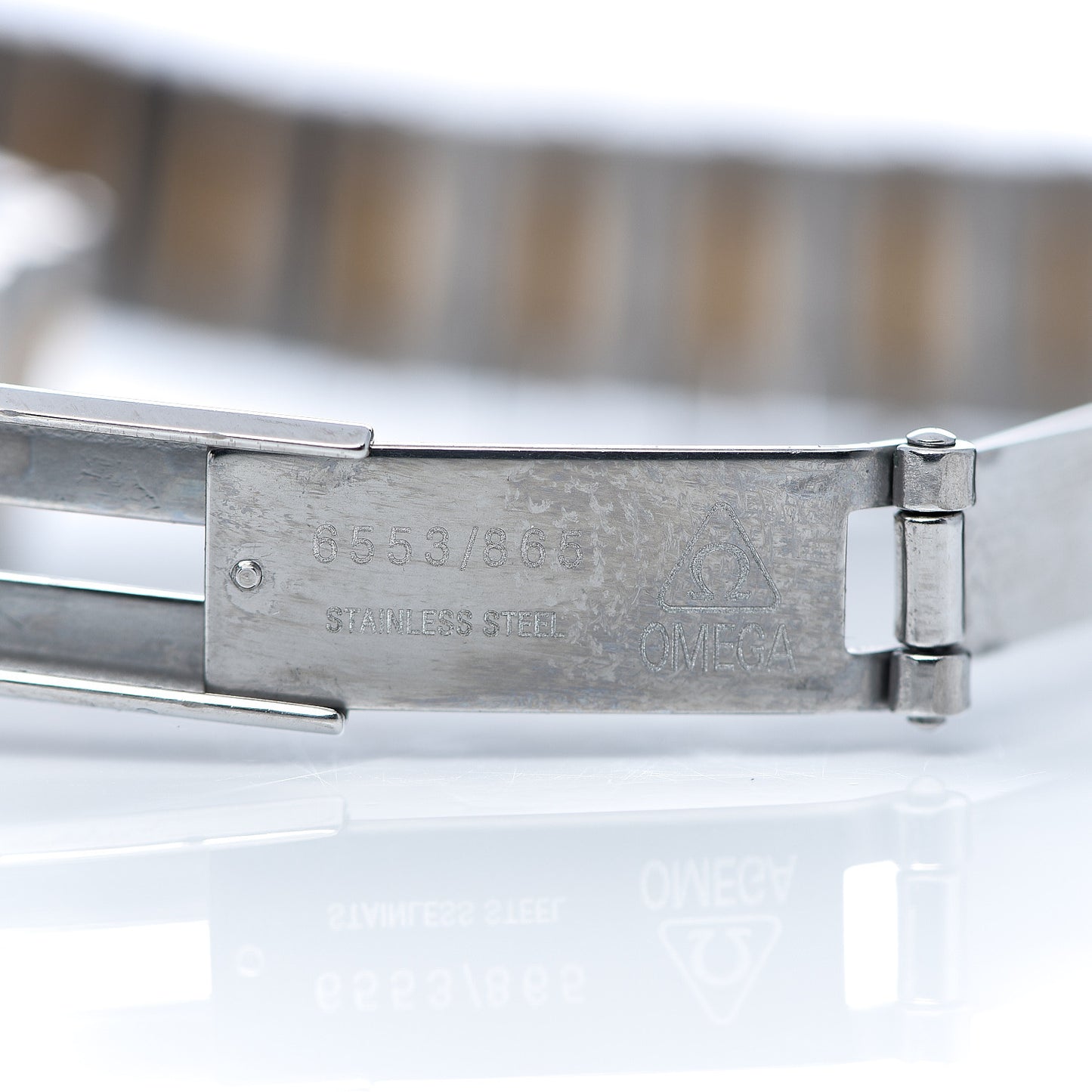 Stainless Steel 18K Red Gold Diamond Bezel Mother of Pearl 23mm Constellation Quartz Watch 895.1203
