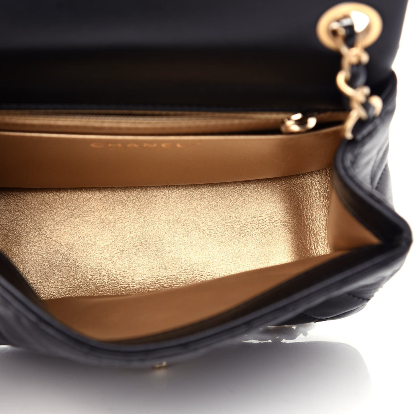 Lambskin Quilted Mini Pearl Crush Flap Black
