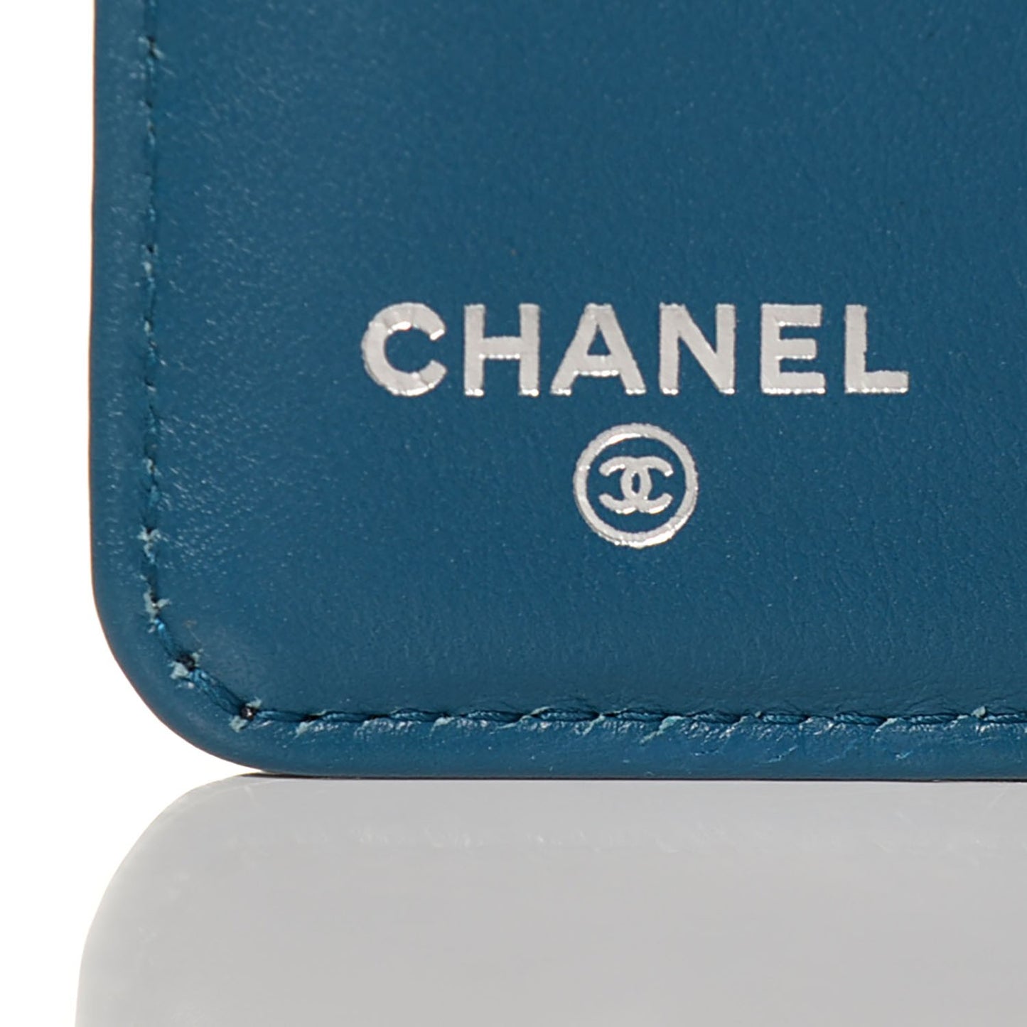 Patent Make Up Yen Wallet Blue