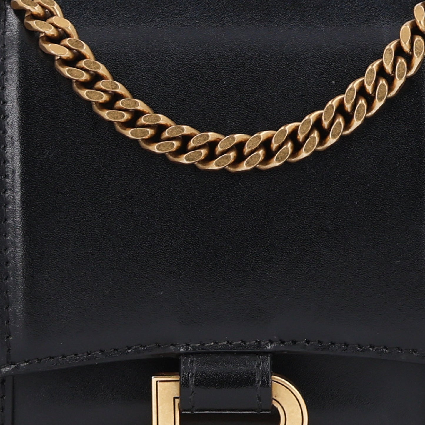 Shiny Box Calfskin Hourglass Chain Bag Black