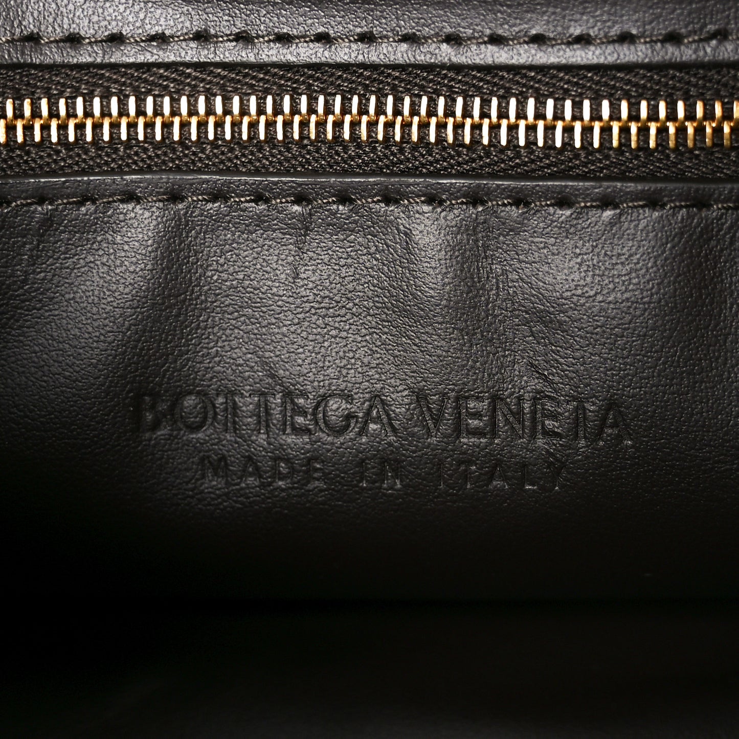 Calfskin Intrecciato Small Hop Fondant