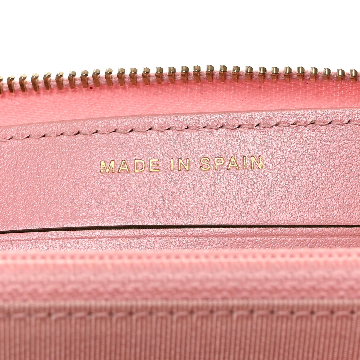 Iridescent Caviar Quilted Medium Zip Around Wallet Pink