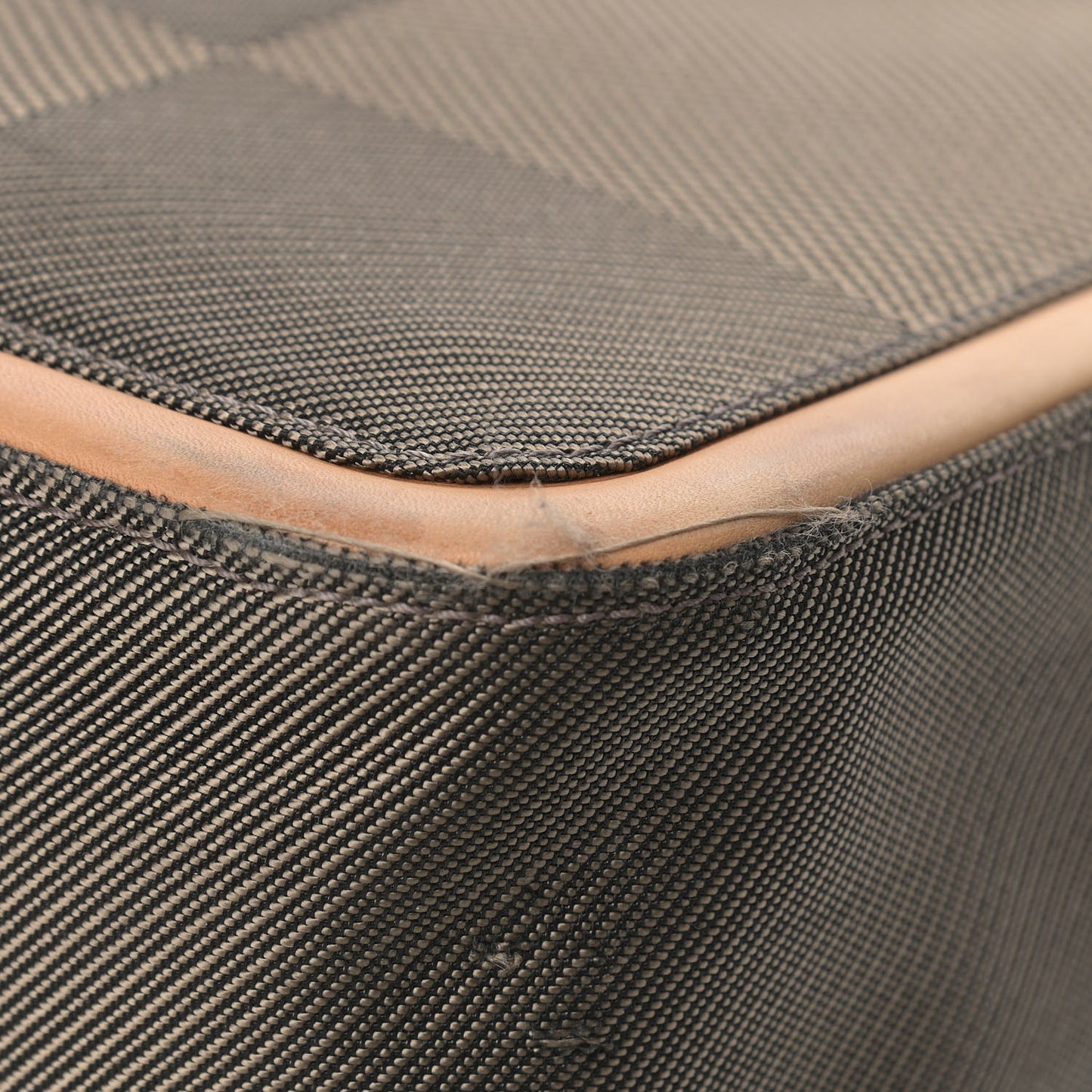Damier Geant Messenger Bag Terre