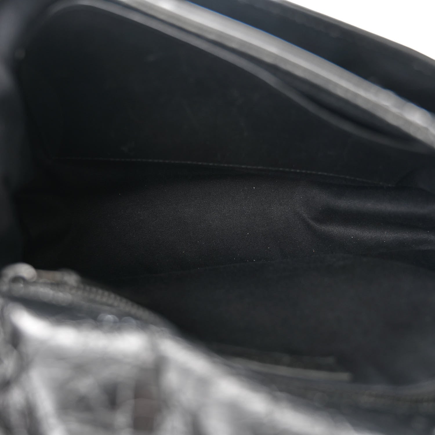 Saint Laurent Crinkled Calfskin Matelasse Monogram Medium Niki Chain Satchel Black 5 of 11