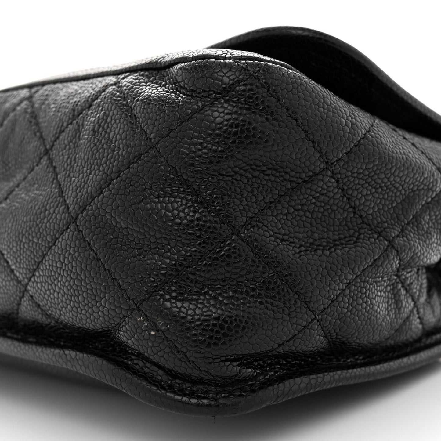 Grained Calfskin Medium Natural Beauty Flap Black