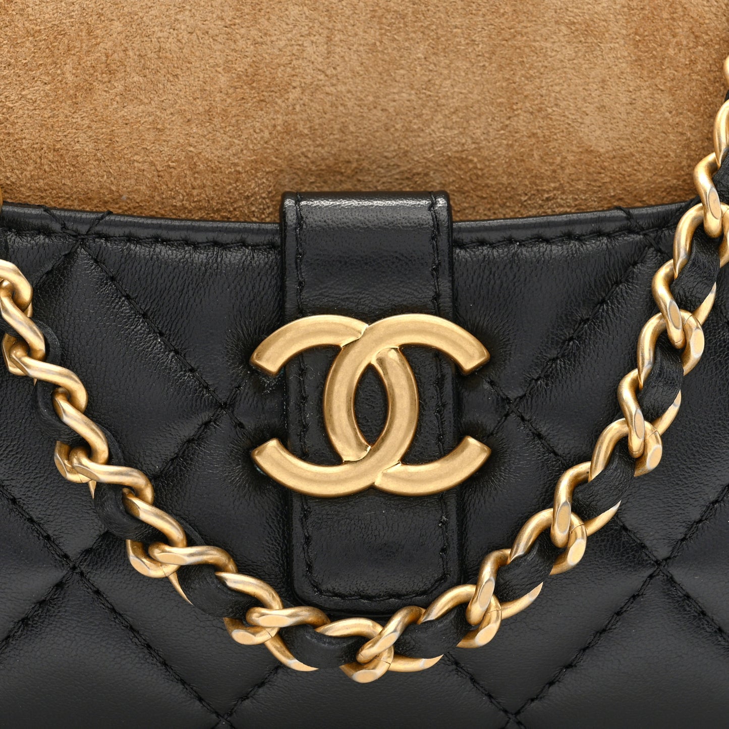 Suede Shiny Lambskin Quilted Phone Holder With Chain Black Beige