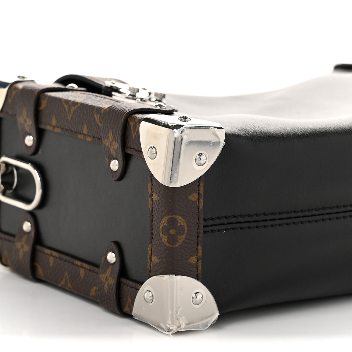 Calfskin Side Trunk Vibe MM Black