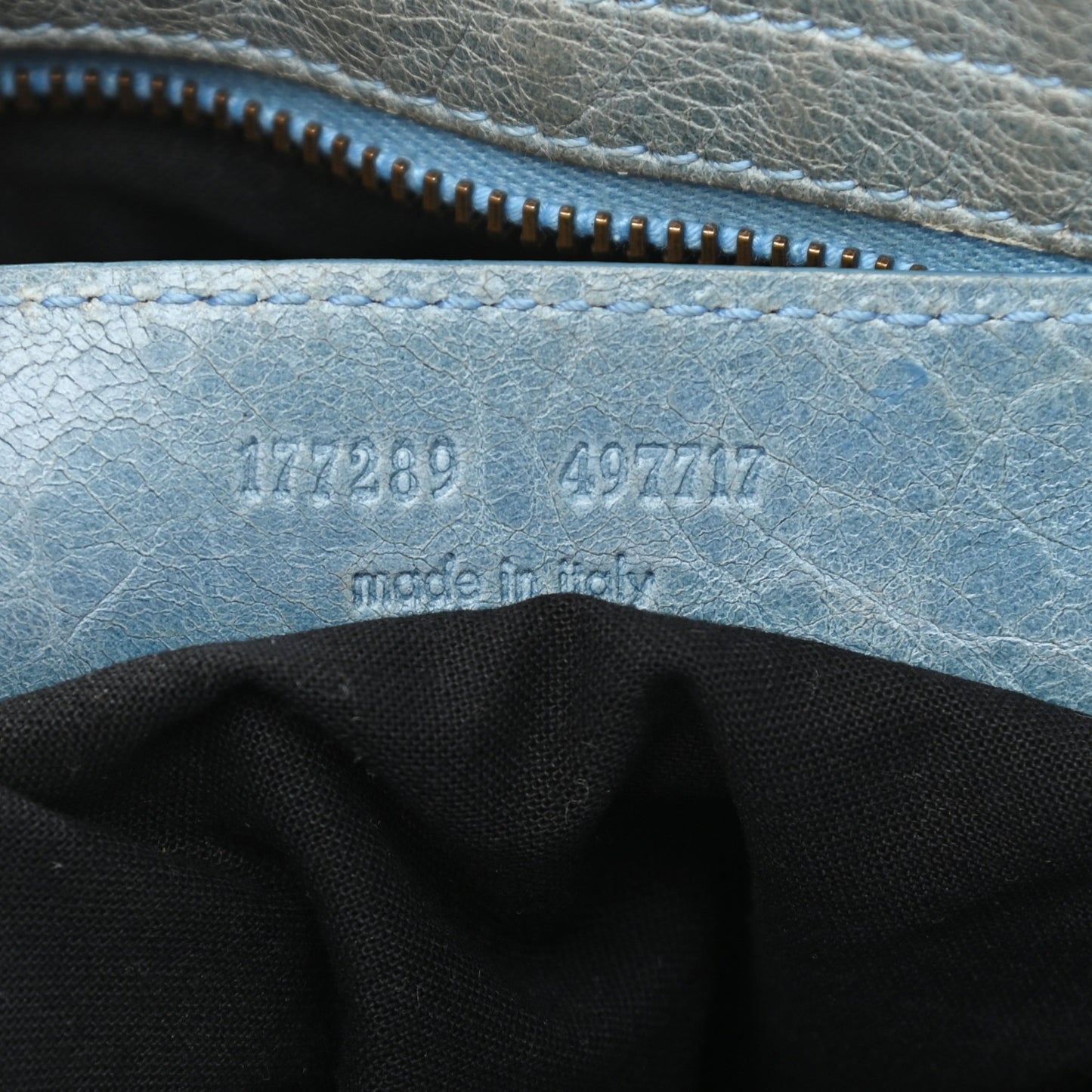 Chevre Classic Hardware Flat Messenger Sky Blue