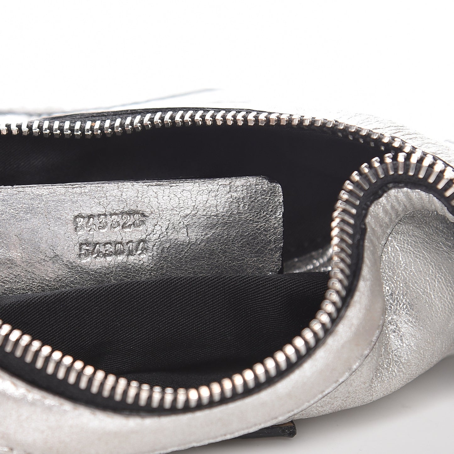 Metallic Lambskin De Manta Clutch Silver