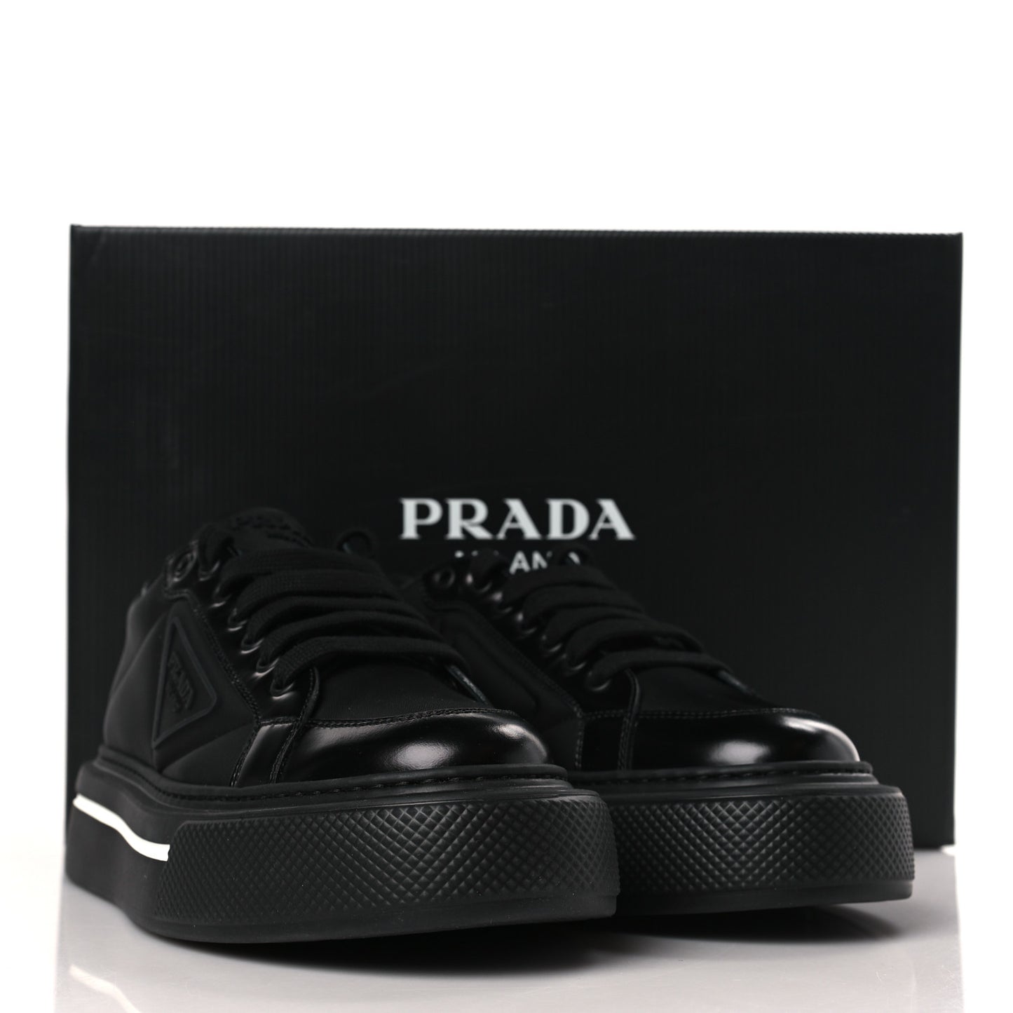 Re-Nylon Spazzolato Rubber Triangle Logo Macro Quilted Womens 45mm Platform Sneakers 39 Black