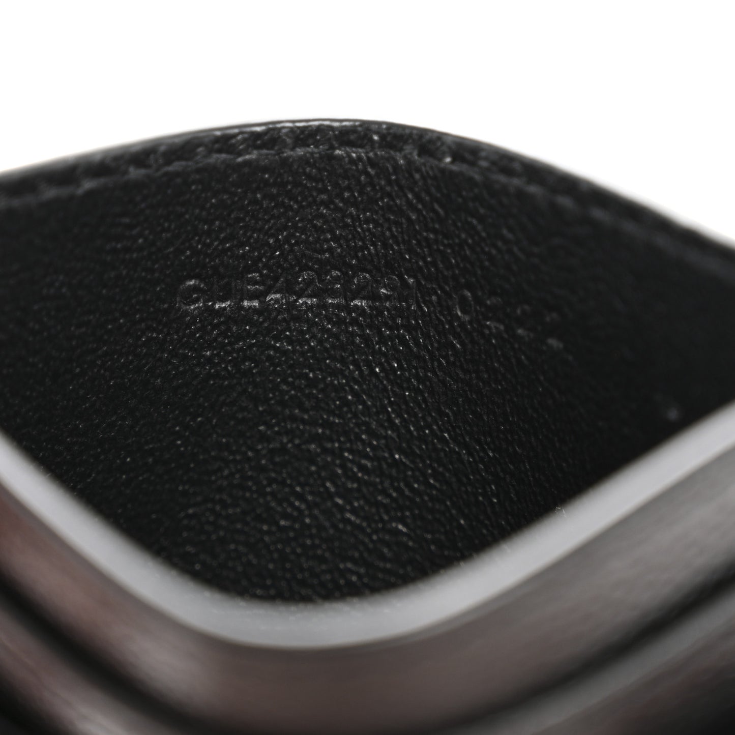 Grain De Poudre Matelasse Chevron Monogram Credit Card Case Black