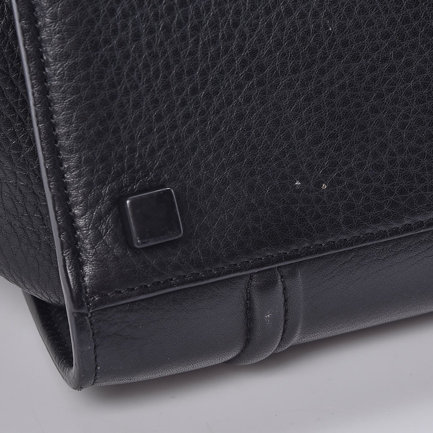 Supple Calfskin Medium Phantom Luggage Black