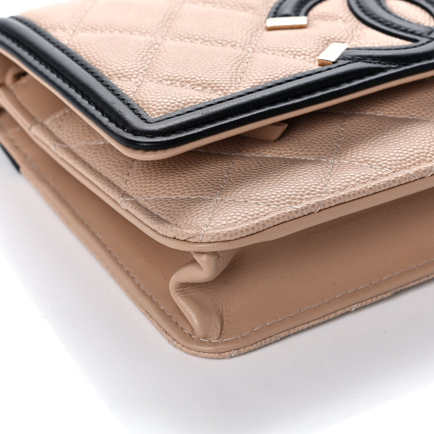 Caviar Quilted CC Filigree Wallet On Chain WOC Beige Black