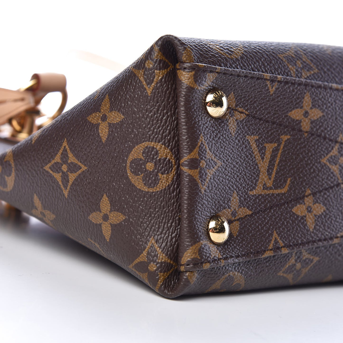 Monogram V Tote BB Rose Poudre