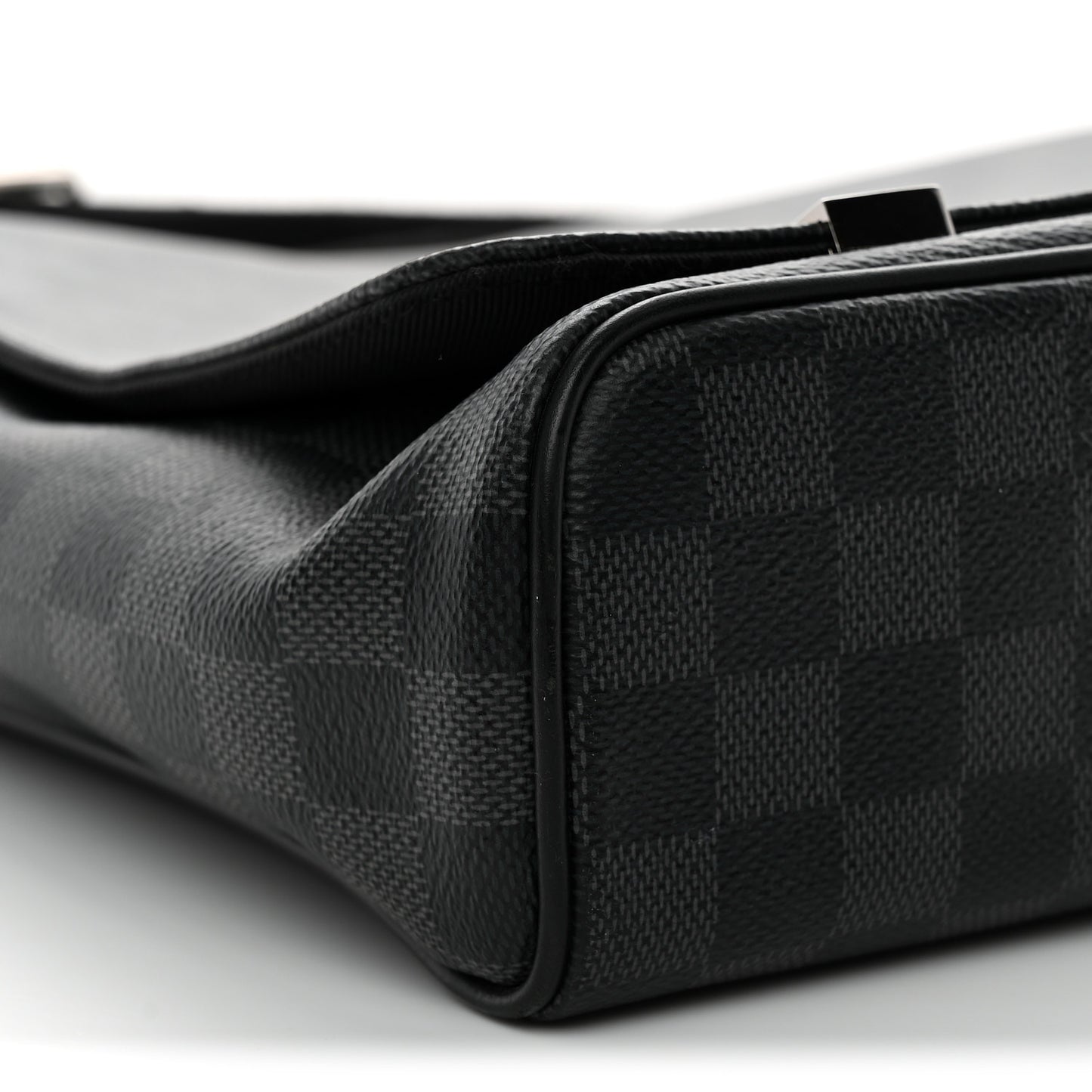 Damier Graphite District MM