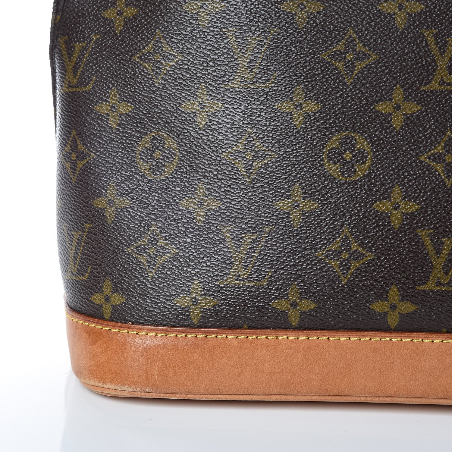 Louis Vuitton Monogram Alma PM 13 of 23