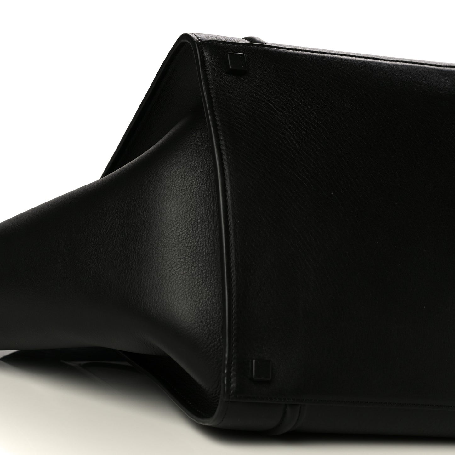 Supple Calfskin Medium Phantom Luggage Black