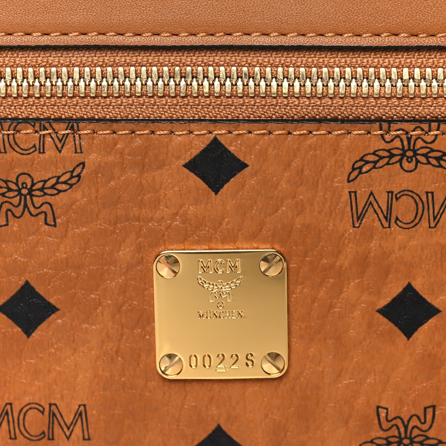 MCM Visetos Rockstar Vanity Case Cognac 8 of 11