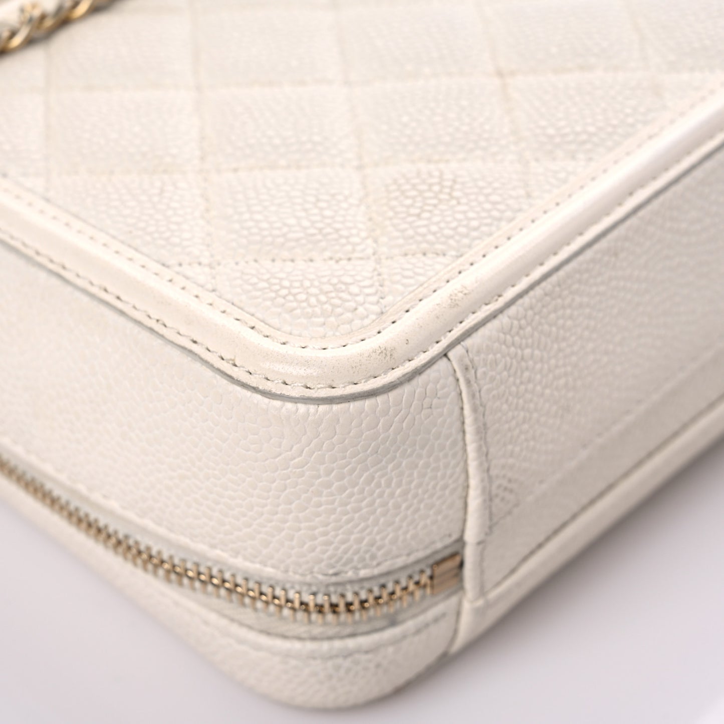 Caviar Quilted Small CC Filigree Vanity Case White