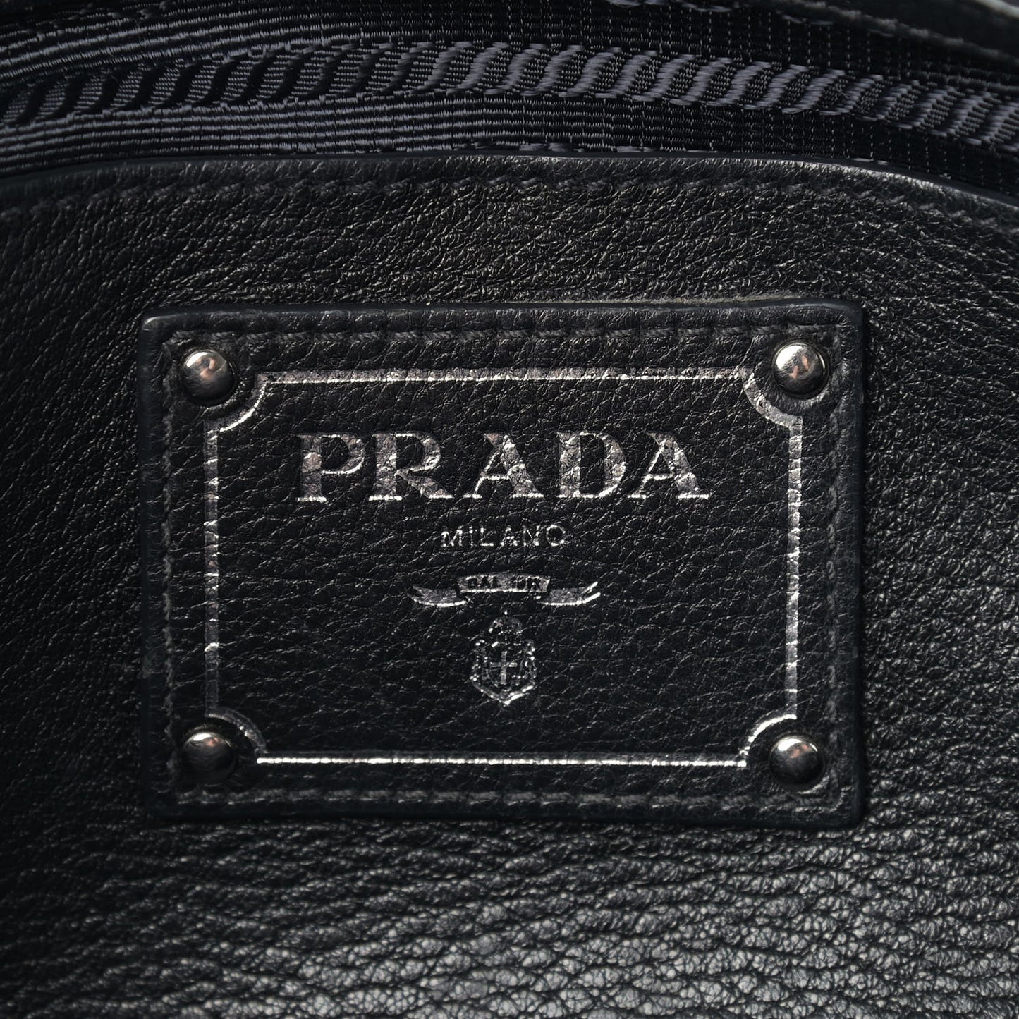 Vitello Daino Shopping Satchel Black