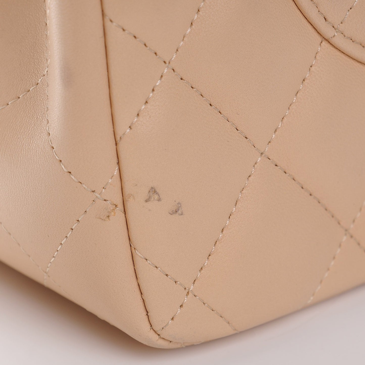 Lambskin Quilted Jumbo Double Flap Beige Clair