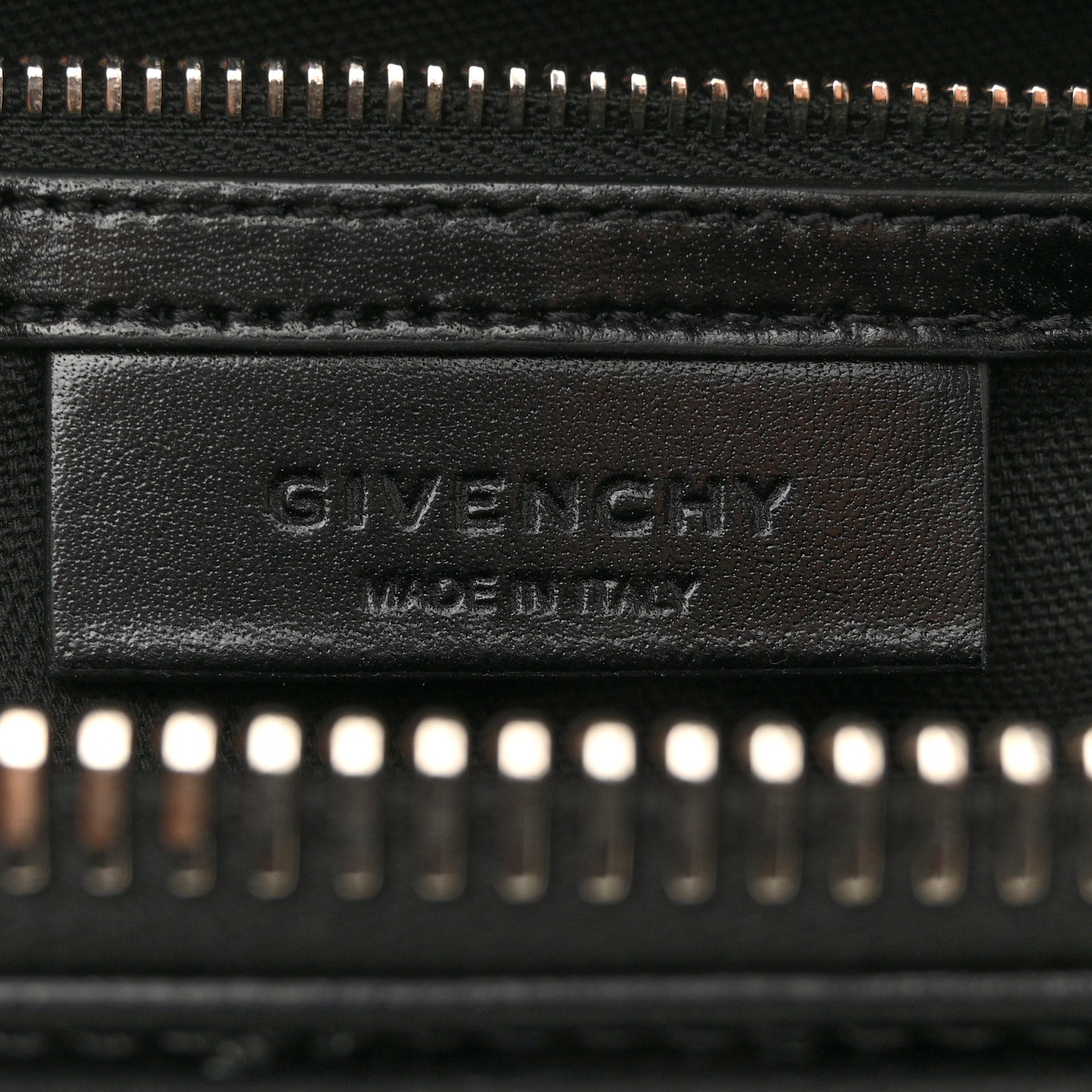 Shiny Lord Calfskin Medium Antigona Black