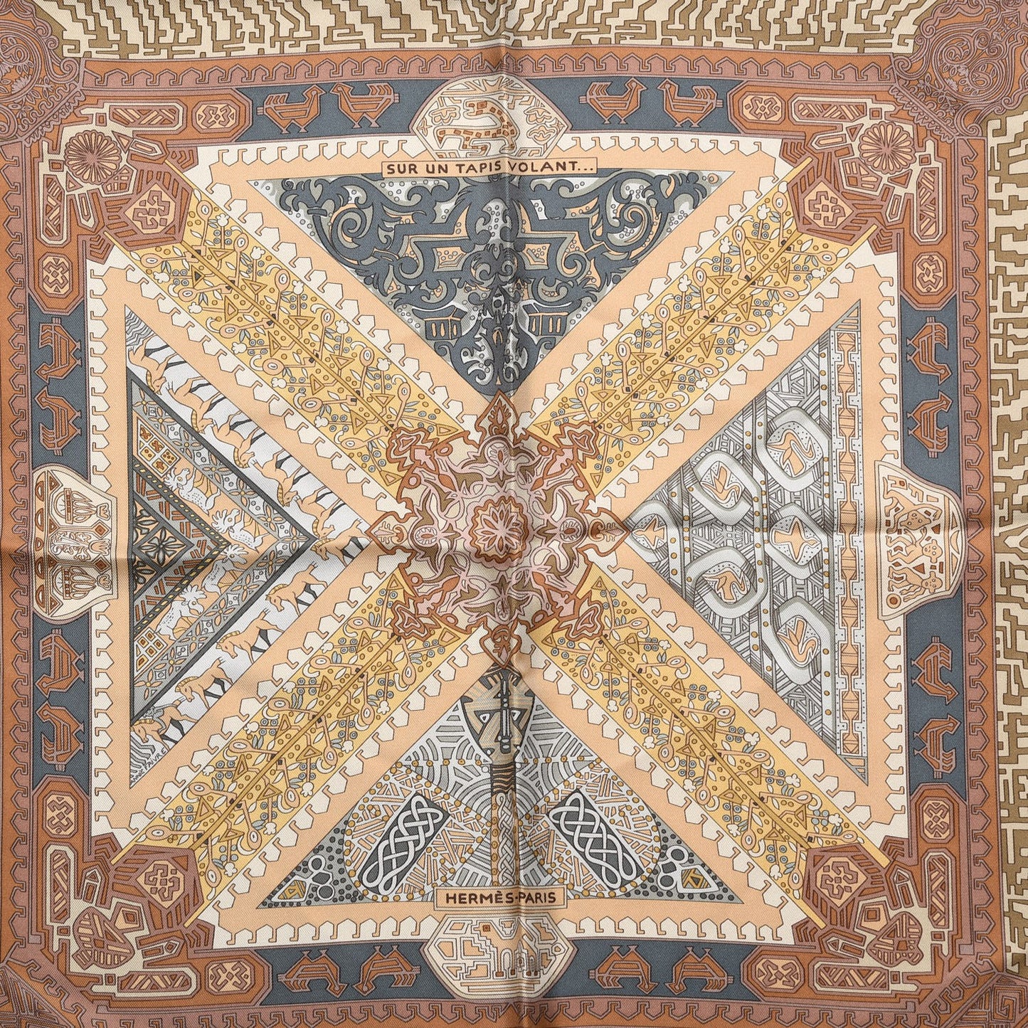 Silk Sur Un Tapis Volant Scarf 90