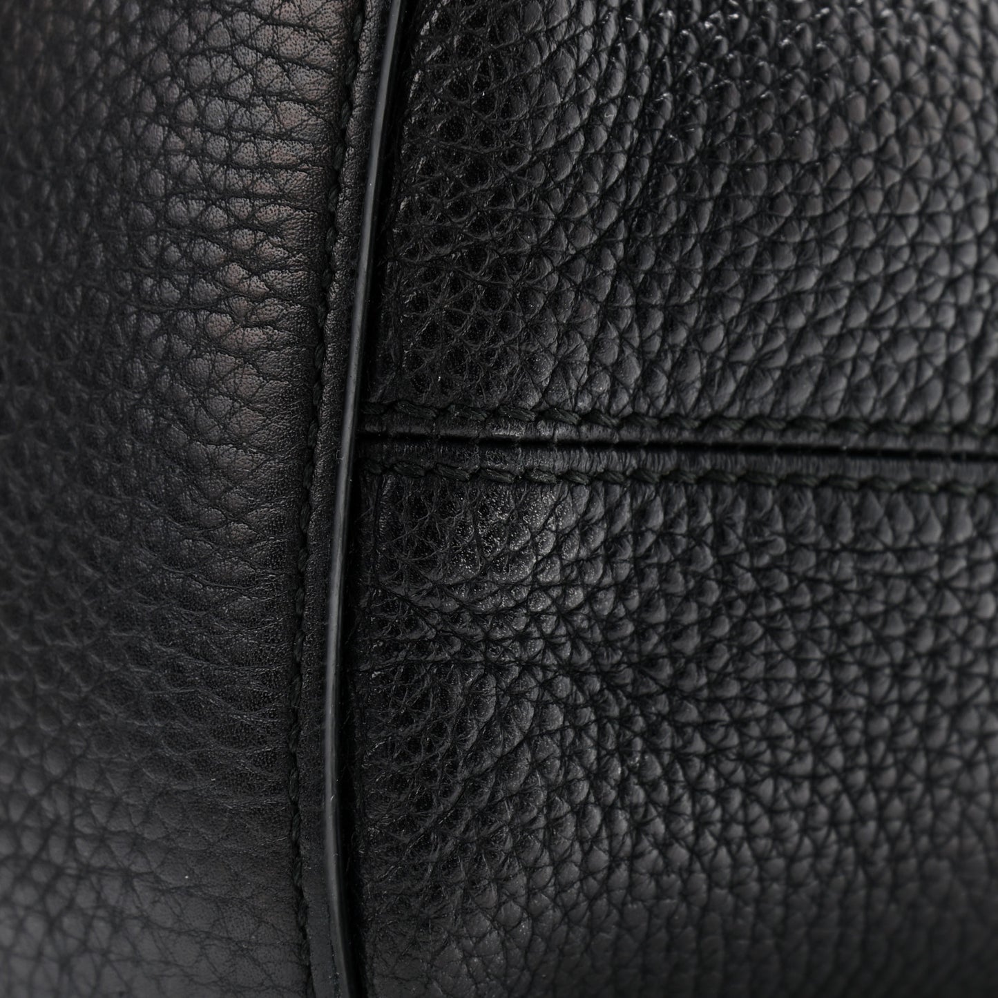 Pebbled Calfskin Large Soho Hobo Black