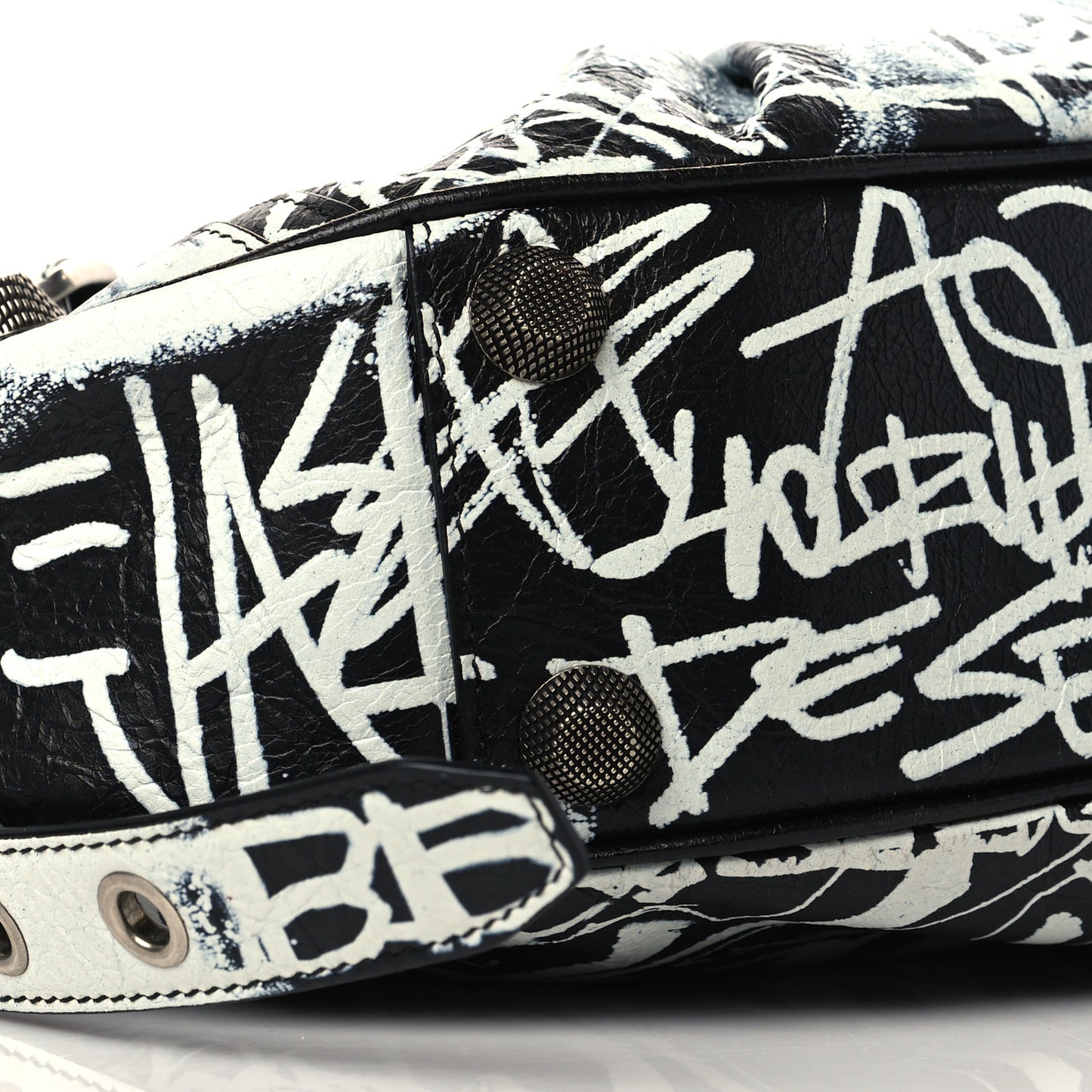 Agneau Arena Graffiti Small Le Cagole Shoulder Bag Black White