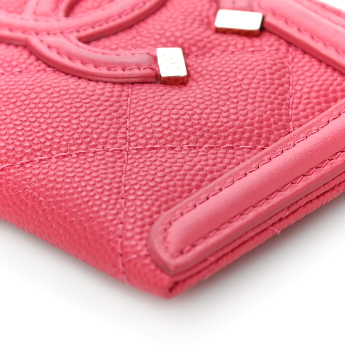 Caviar Quilted Filigree Card Holder Pink