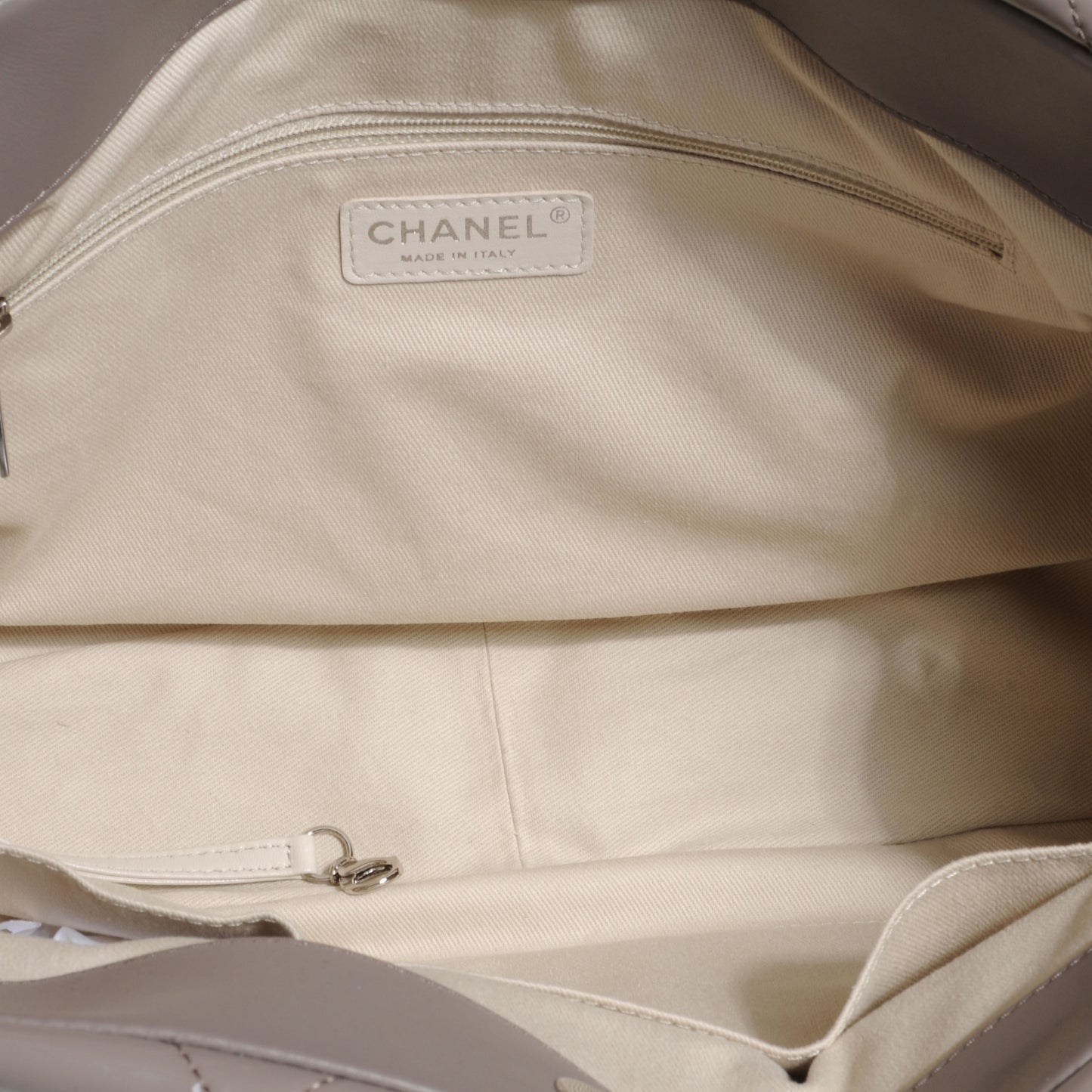 Patent Timeless CC Tote Light Grey