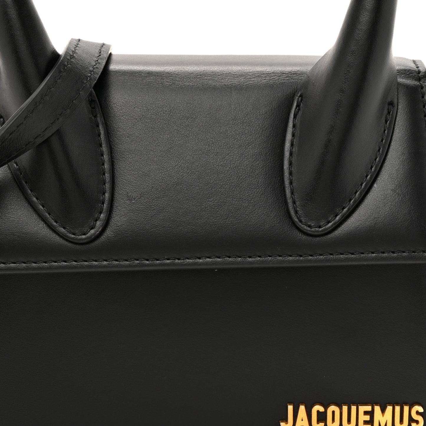 Smooth Calfskin Le Chiquito Moyen Black