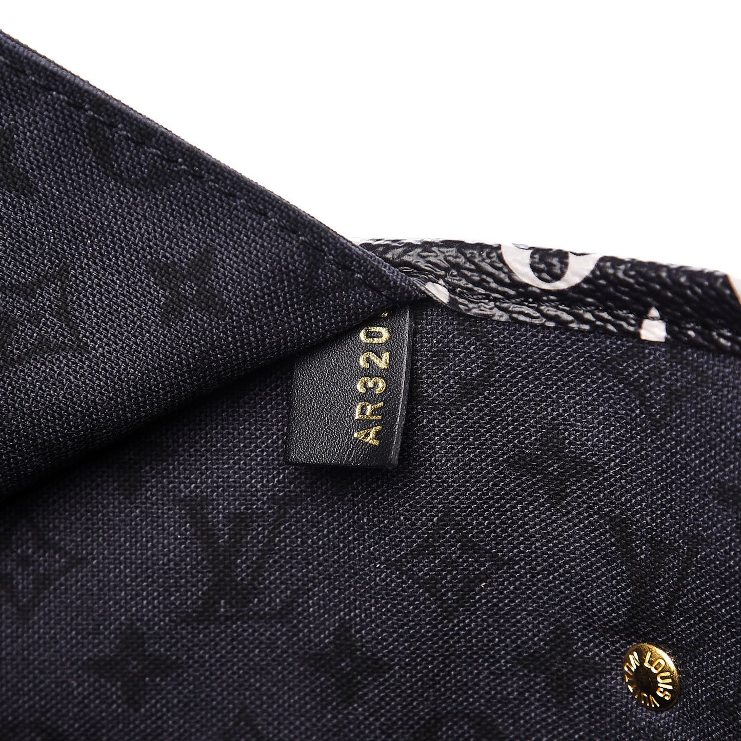 Monogram Giant Crafty Neverfull MM Creme Rouge Black