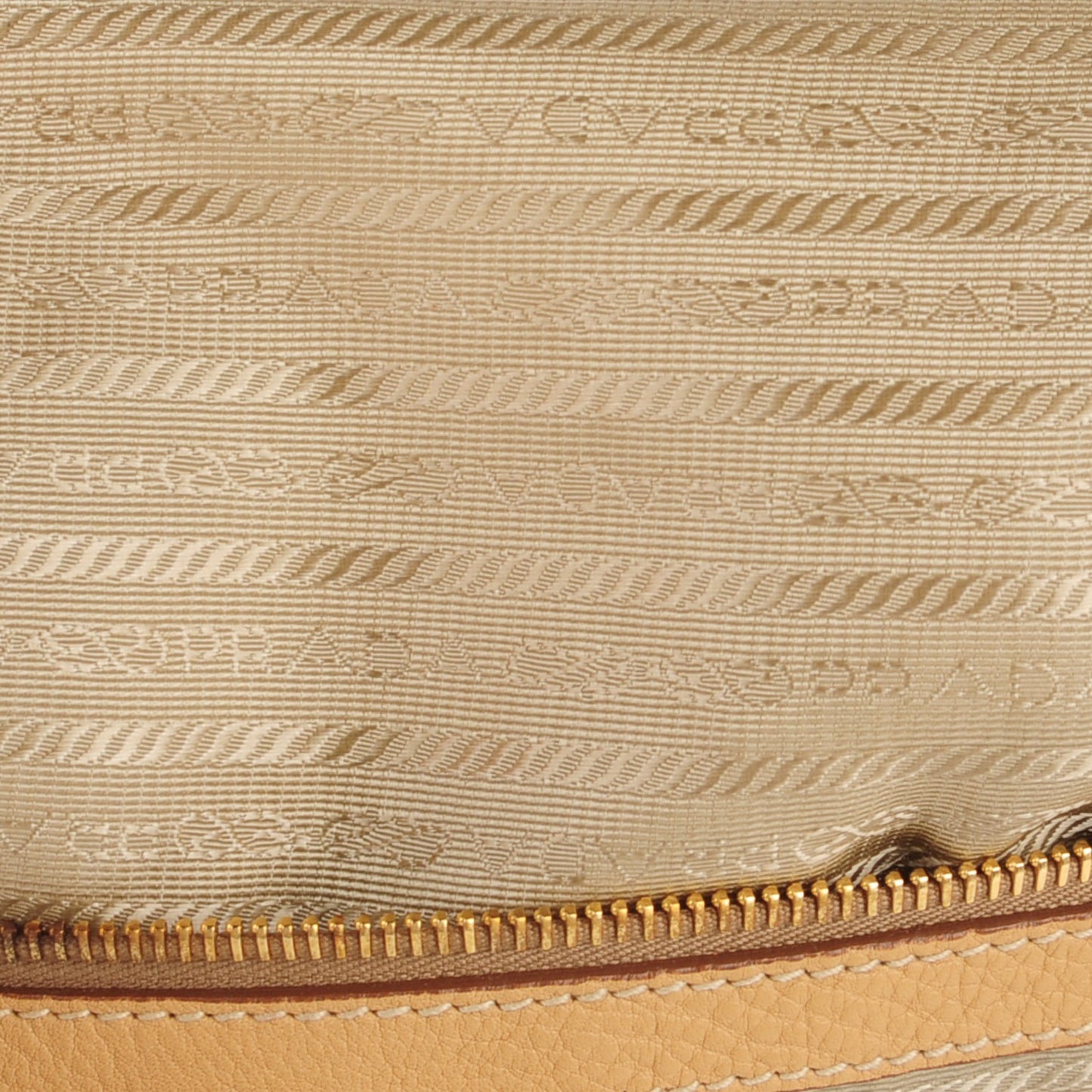 Vitello Daino Shoulder Bag Sabbia