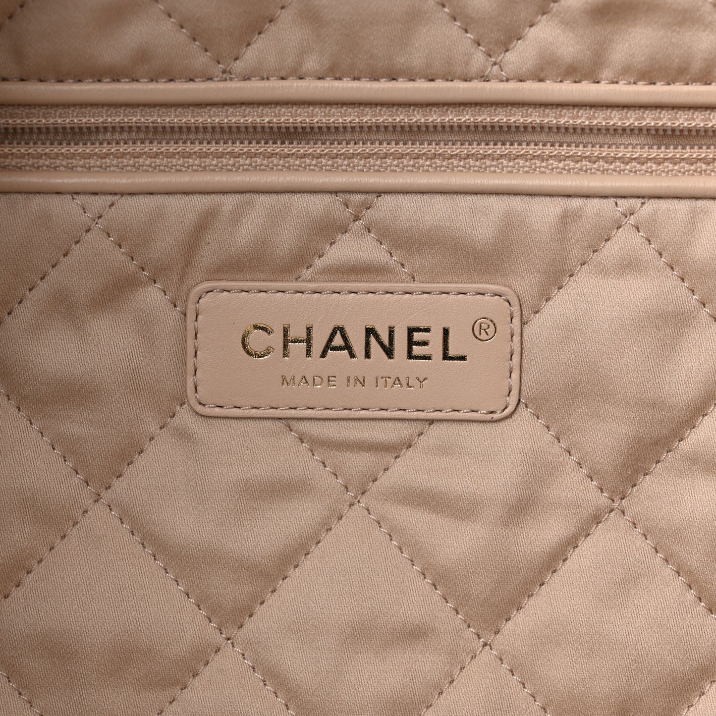 Shiny Calfskin Quilted Large Chanel 22 White