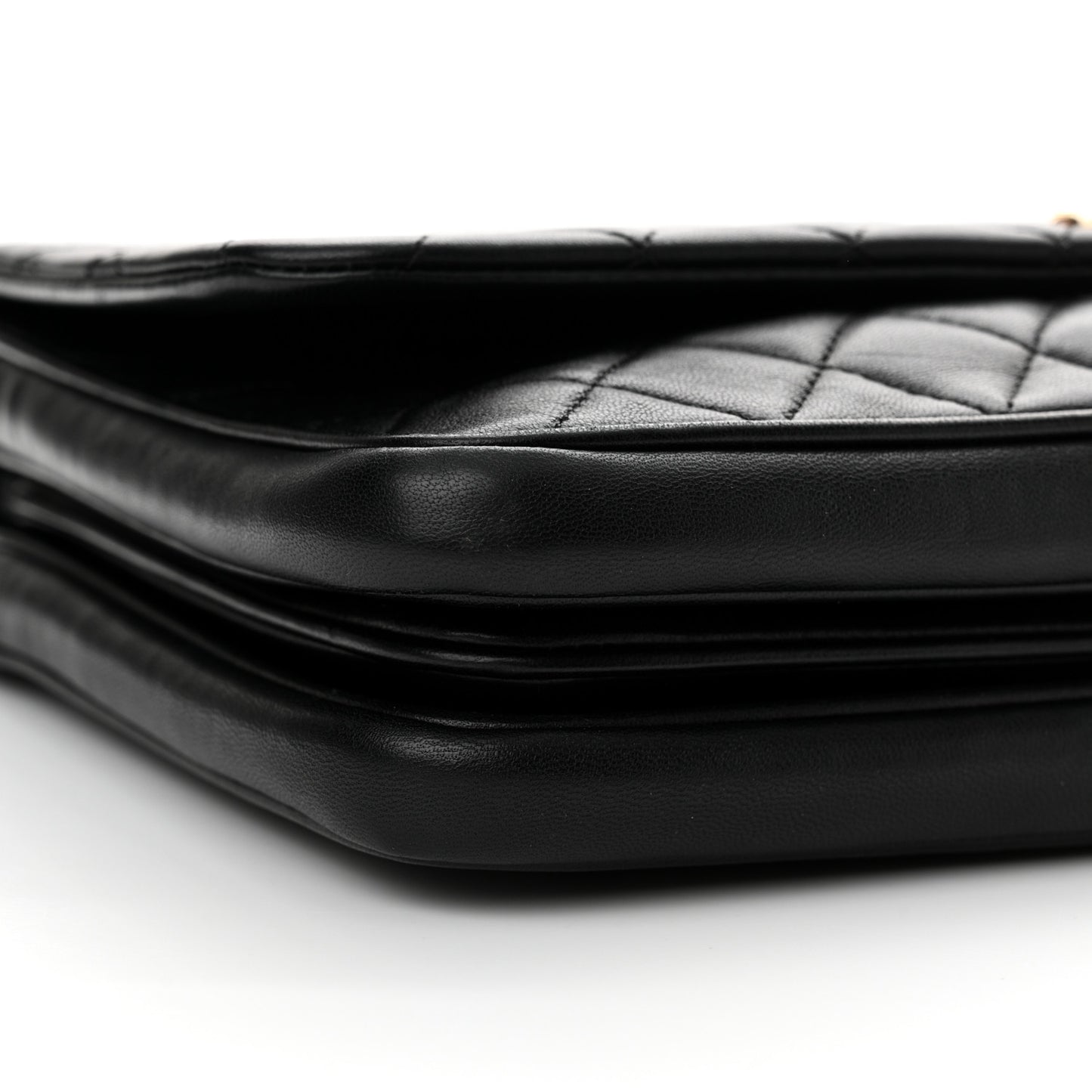 Lambskin Quilted Medium Citizen Chic Flap Black