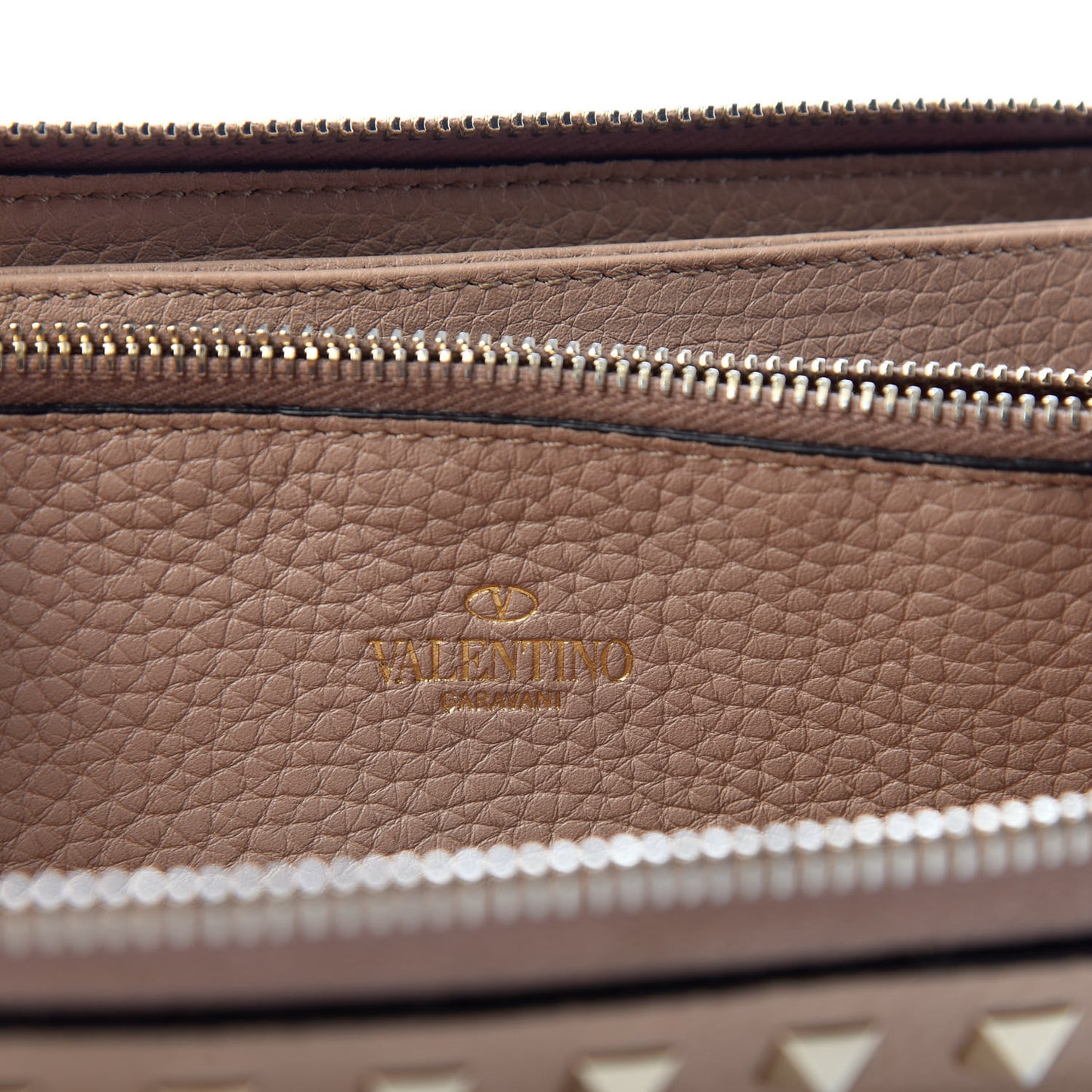 Pebbled Calfskin Rockstud Zip Around Wallet Poudre